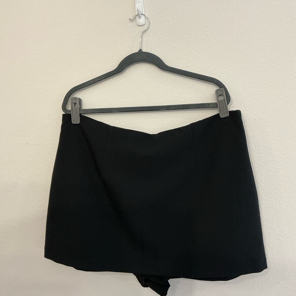 Abercrombie & Fitch Classic Black Skort